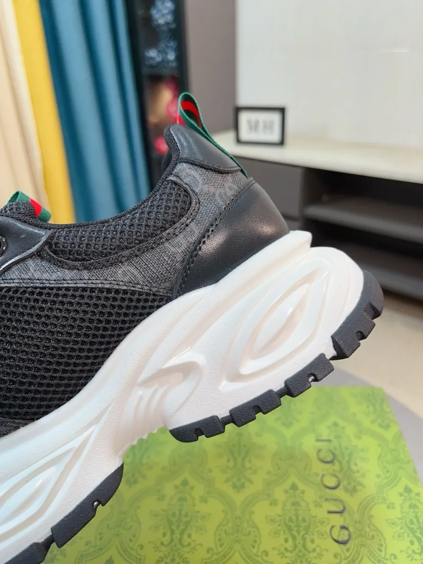 Men's shoes 💰458🌹🌹[GUCCI] Gucci's new lace-up casual men's shoes are on the market first, and the materials and workmanship are superior to all versions on the market. The highest quality shipped first-layer cowhide with imported original perforated materials➕Genuine leather lining, privately molded soft outsole, high foot comfort, imported special materials highlight the brand's unique charm, high-end customization 38-44